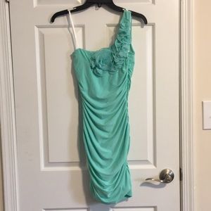 One shoulder light green dress